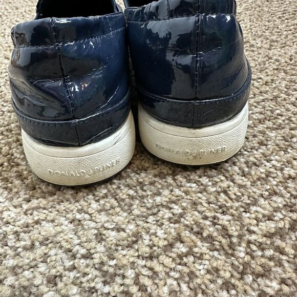 Donald Pliner Martyn Navy Blue Crinkle Slip On Sneaker Sz 6 M - Picture 4 of 9